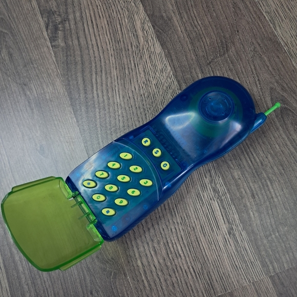 Mystery Date Game 2000 Milton Bradley With Working Phone  To Talk To Boys - Picture 4 of 9